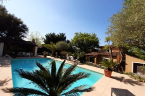 Independent studio in private garden
